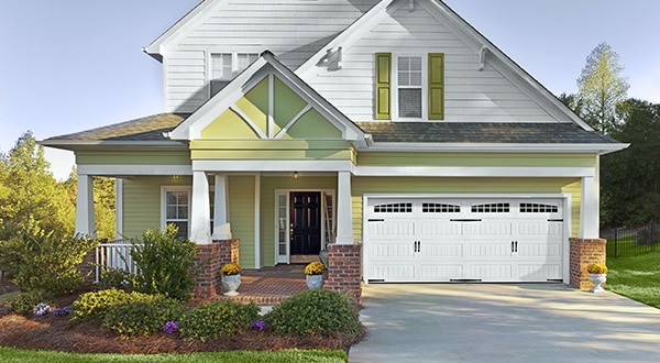 Read more about the article Key Differences Between Overhead Garage Door And Roll Up Door