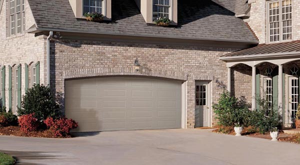 Rose Quality Garage Doors: Beige Residential Garage Door