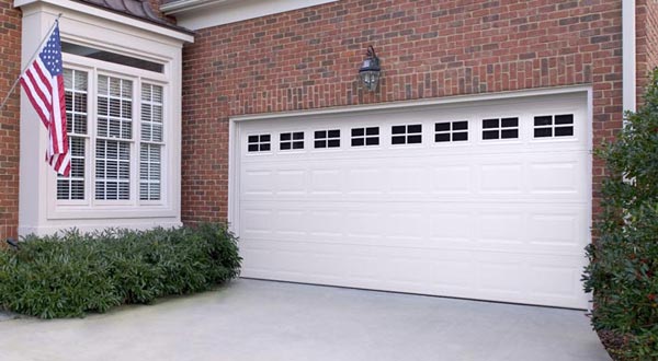 You are currently viewing Garage Door Replacement: 5 Tips You Should Know