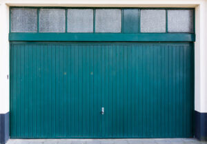 Read more about the article A Safe Way to Open Your Garage Door When the Spring is Broken