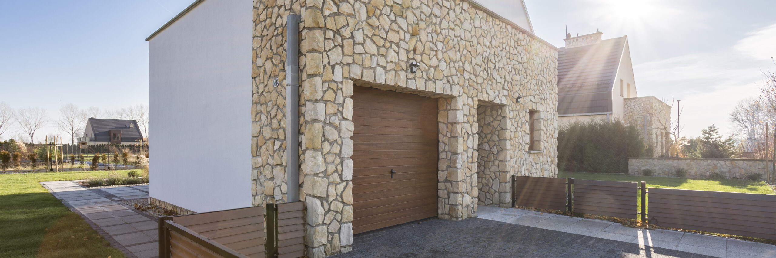 You are currently viewing Spring, the Best Season to Repair Your Garage Doors