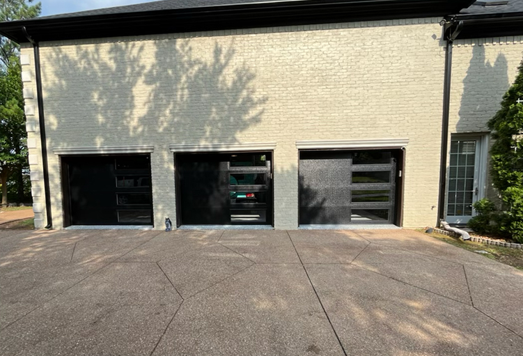Image of Modern Side Glass Garage Doors by Rose Quality Garage Doors Serving Murfreesboro, Nashville, Knoxville, Clarksville, and Franklin, TN locations.